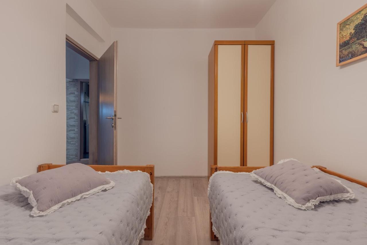 Holiday Home Insulam Mare 特罗吉尔 外观 照片