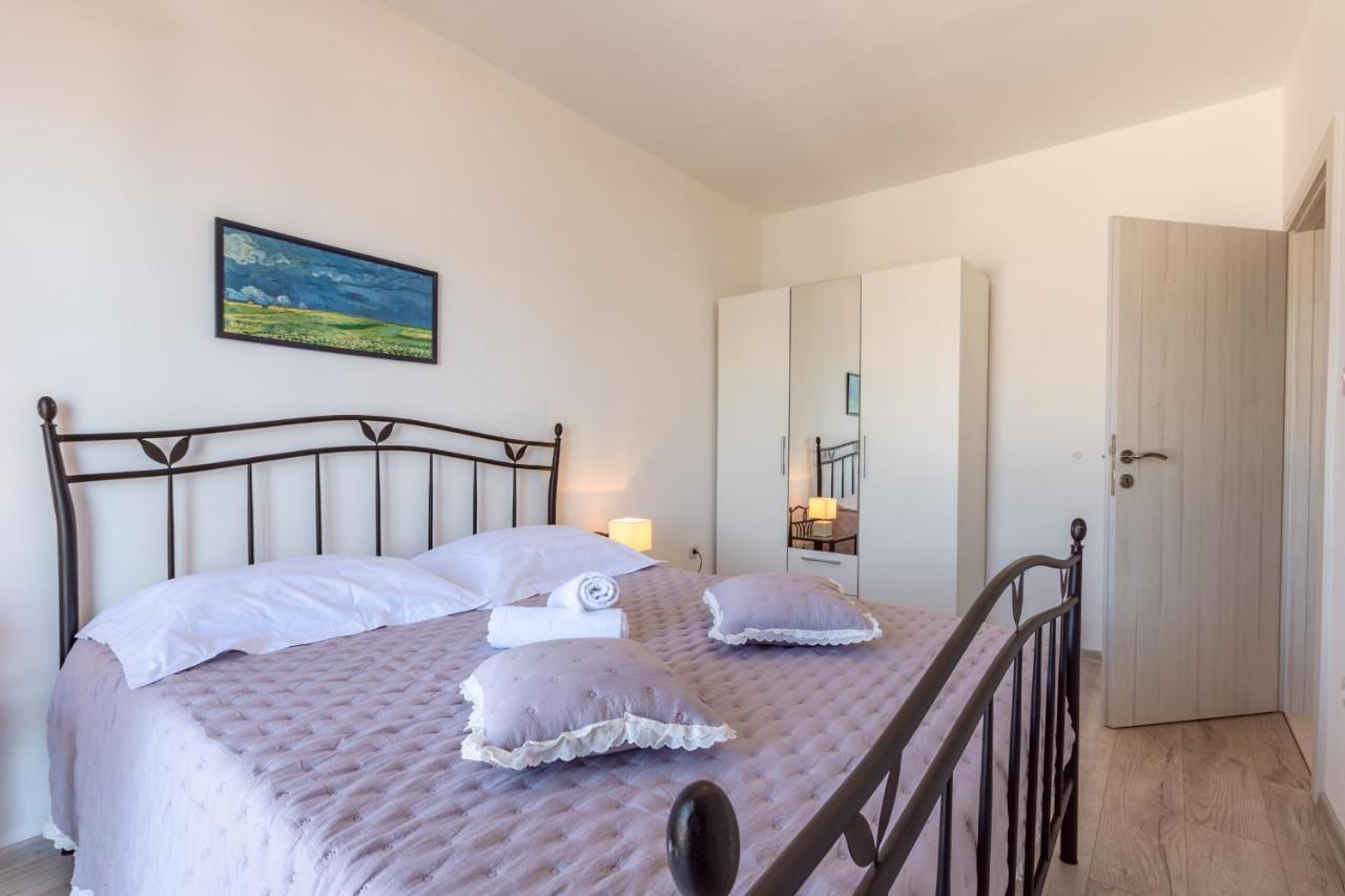 Holiday Home Insulam Mare 特罗吉尔 外观 照片